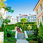 ホテル Golden Life Heights Deluxe - Adult Only