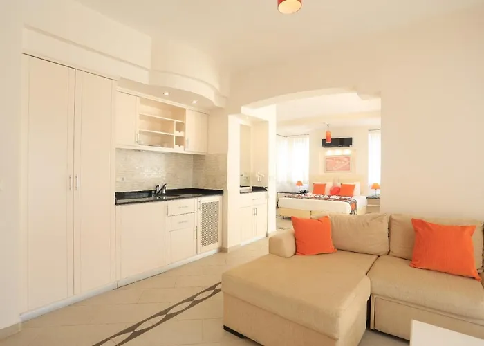 Golden Life Heights Deluxe - Adult Only 3*