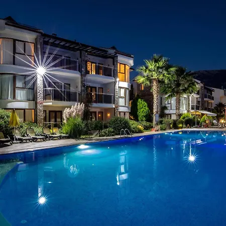 酒店 Golden Life Heights Deluxe - Adult Only 3*