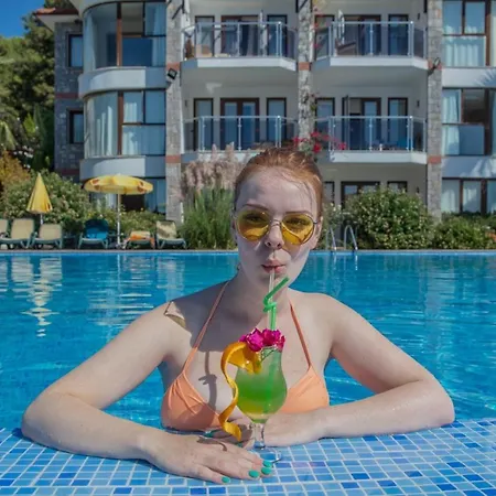 Golden Life Heights Deluxe - Adult Only أولدينيس