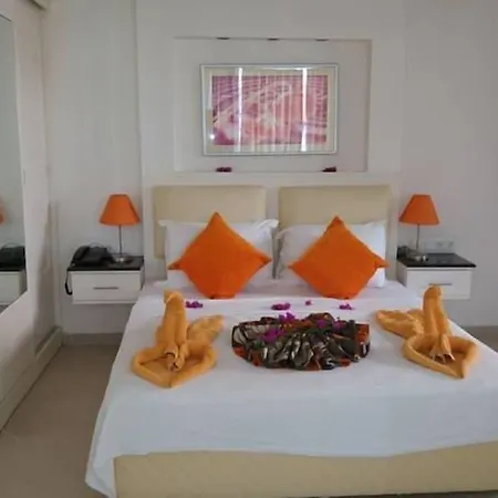 Golden Life Heights Deluxe - Adult Only 4*