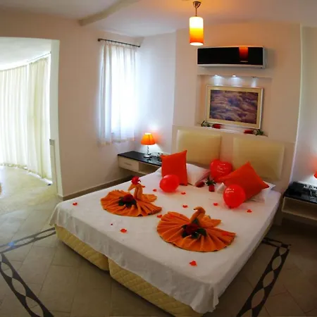 Golden Life Heights Deluxe - Adult Only Hotel 4*