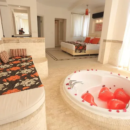 Golden Life Heights Deluxe - Adult Only Hotel