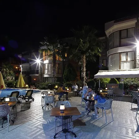 Golden Life Heights Deluxe - Adult Only Hotel