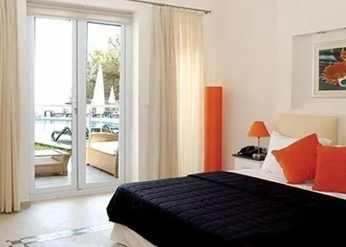 Golden Life Heights Deluxe - Adult Only Hotel 3*