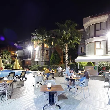 Golden Life Heights Deluxe - Adult Only 3*