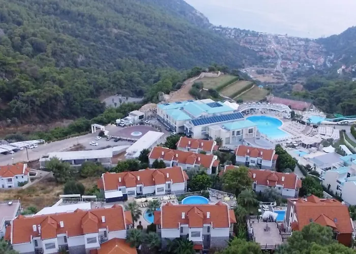 Golden Life Heights Deluxe - Adult Only Отель 3*