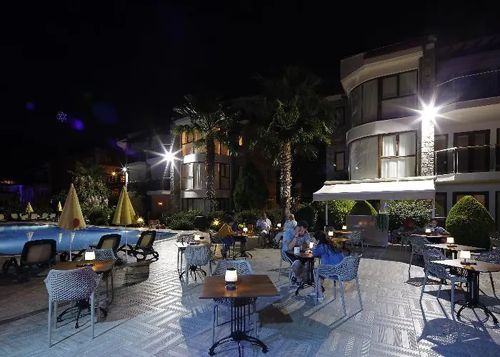 Golden Life Heights Deluxe - Adult Only Отель