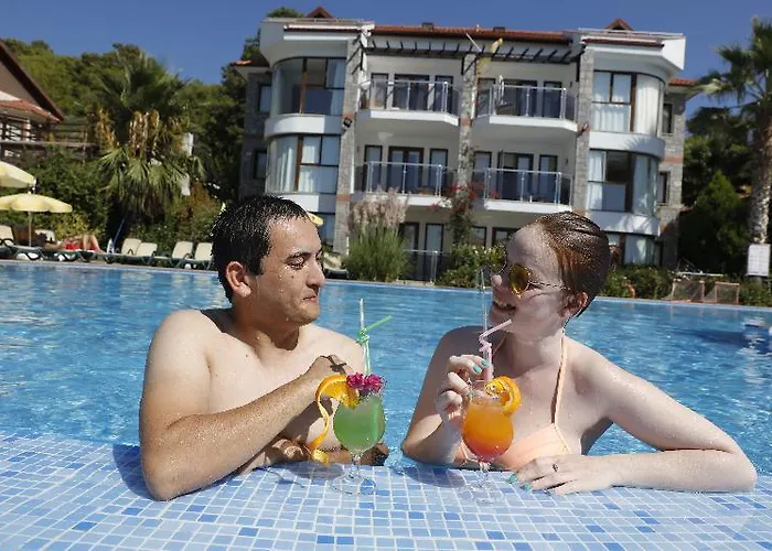 Отель Golden Life Heights Deluxe - Adult Only 3*